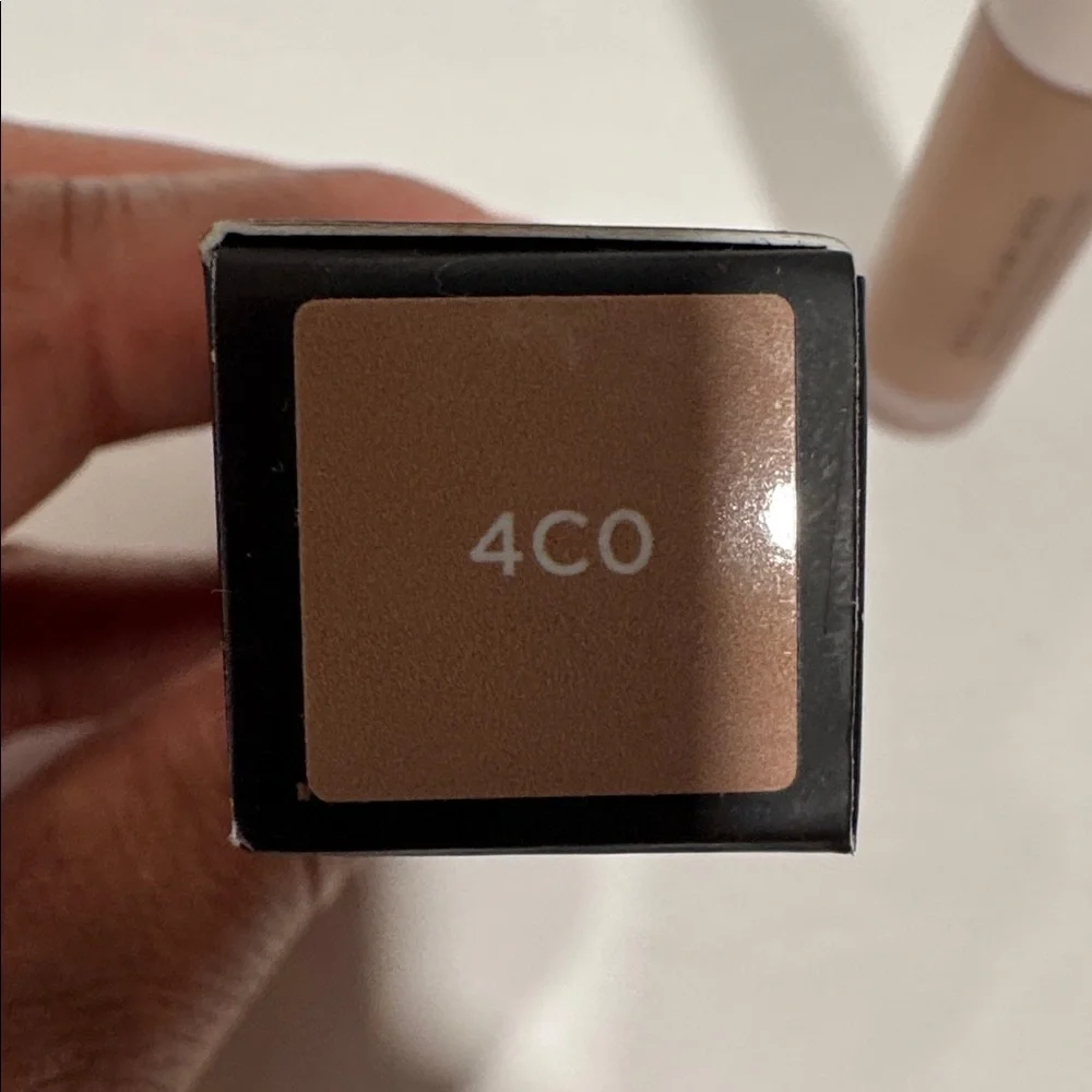 Laura Mercier Real Flawless Weightless Perfecting Concealer
